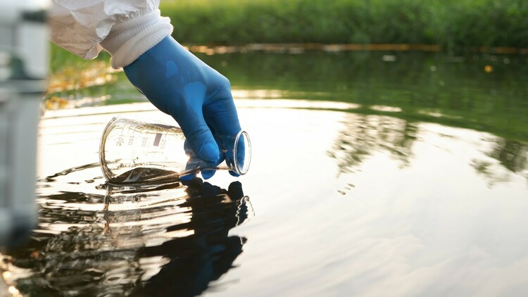 A $1.4-million partnership between the U of A and EPCOR will allow a new water research centre to tackle global challenges related to supply and demand, treatment and reuse, and infrastructure. (Photo: Getty Images)